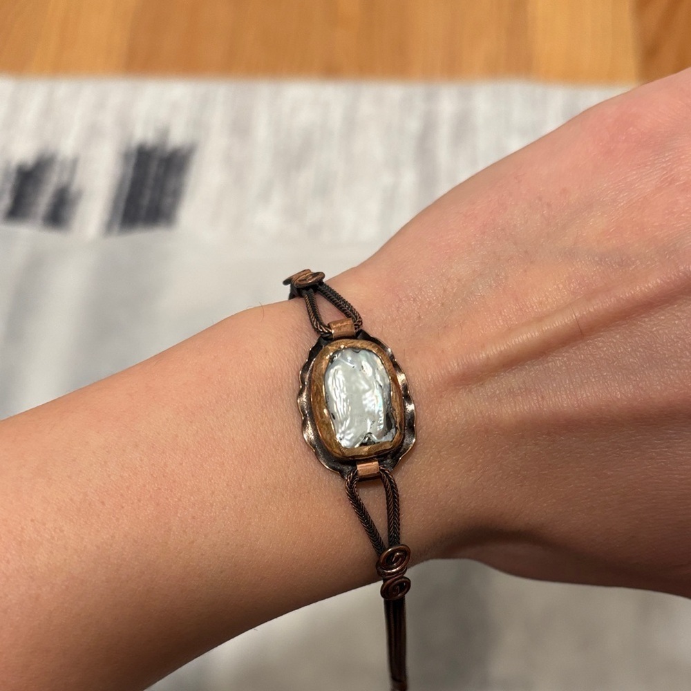 Brown Bracelet with Iridescent Stone - Picture 3 of 3